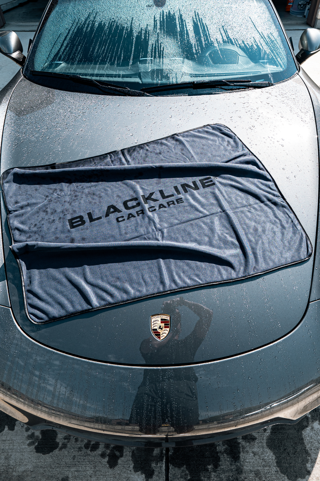 BLACKLINE slim towel drying a vehicle exterior