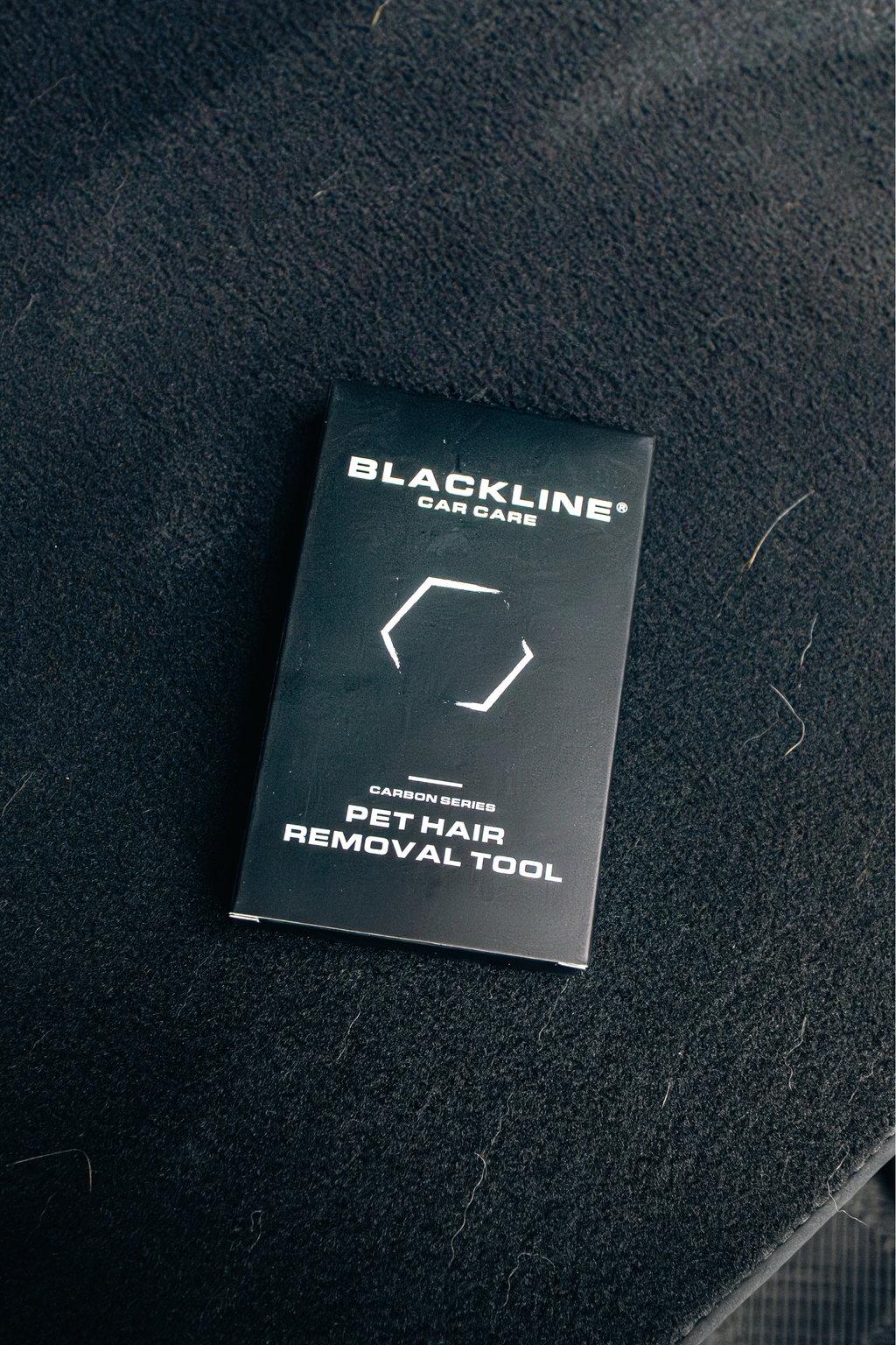 Compact BLACKLINE fur remover brush for carpet, furniture and car interiors